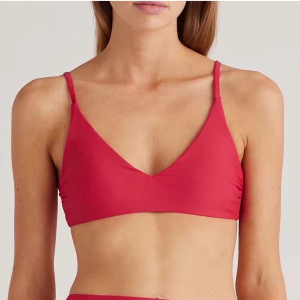 Quince V Neck Bikini Top in Cherry Red Size Large y663